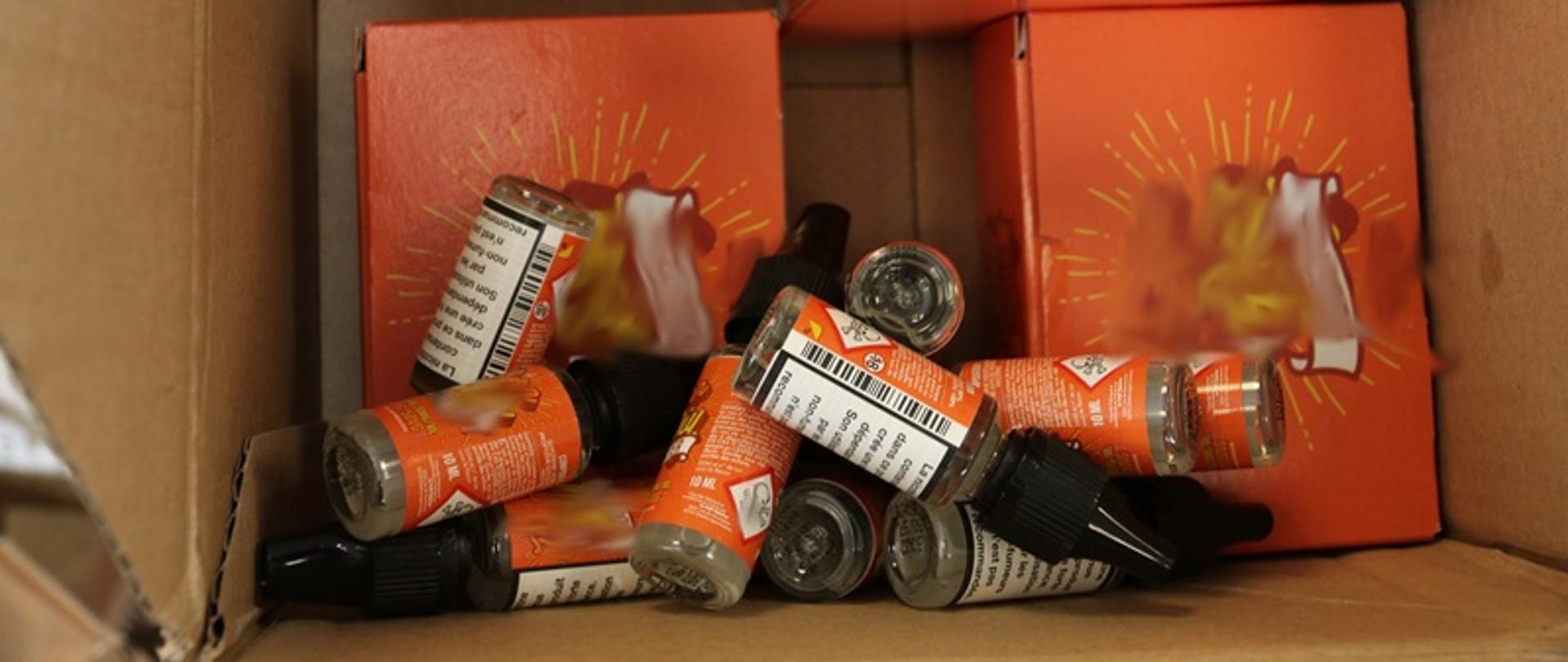 Buteleczki z płynem do e-papierosów. 