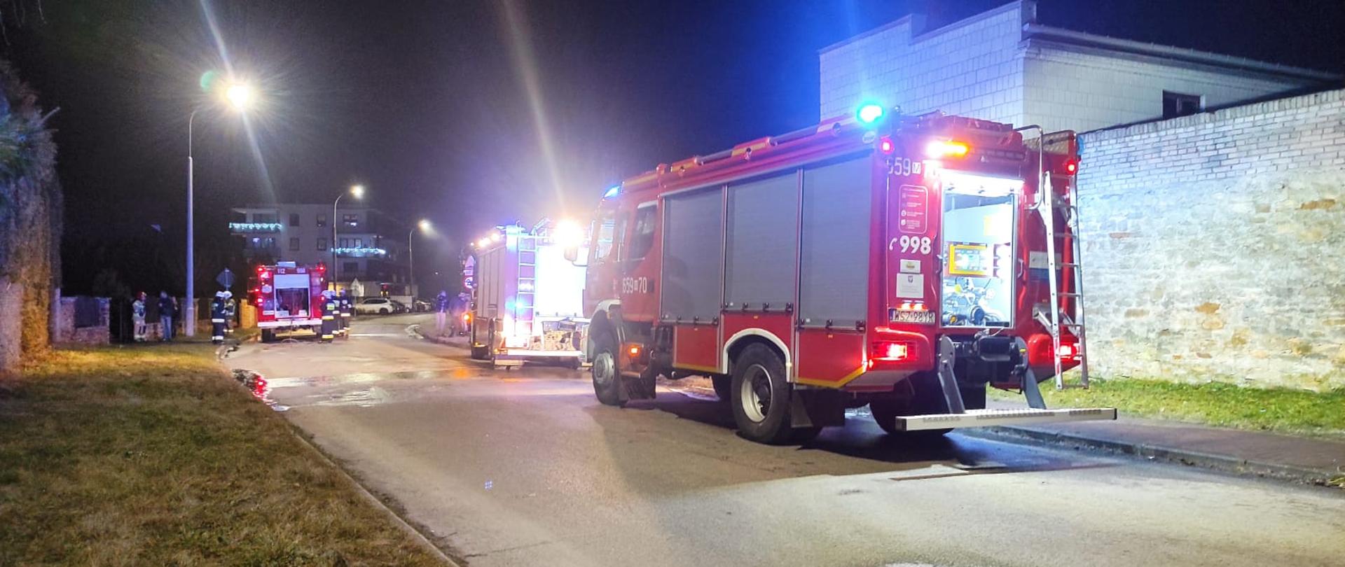 Pożar przy ul. Moniuszki w Szydłowcu dn. 01.01.2023