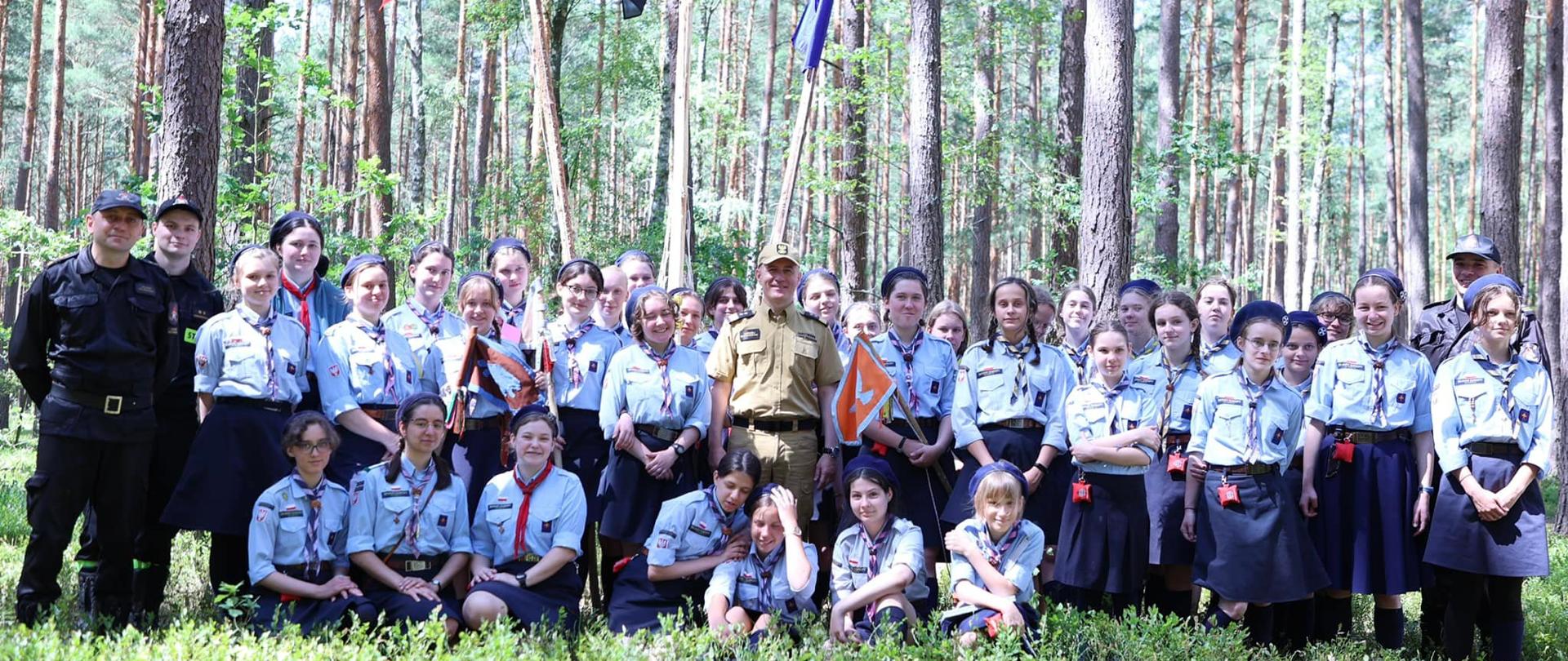 Wizyta komendanta głównego PSP na obozie harcerskim w Ostrowi Mazowieckiej