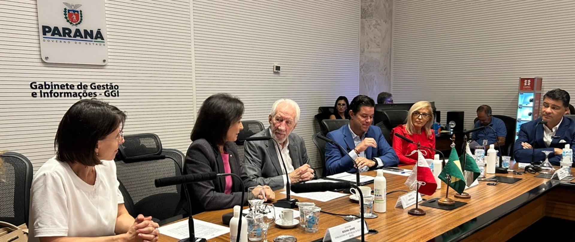 Oficjalna wizyta ambasador w Paranie