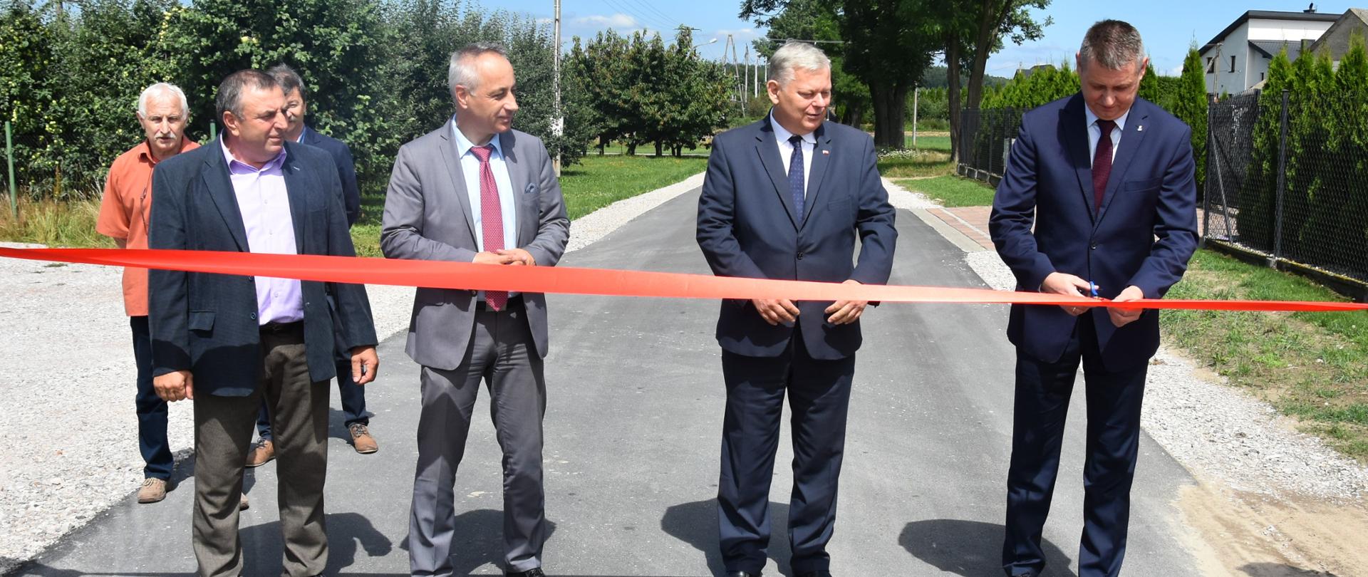 W wydarzeniu uczestniczyli m.in. Poseł na Sejm RP Marek Suski, Wicewojewoda Mazowiecki Artur Standowicz oraz Mariusz Dziuba, Burmistrz Nowego Miasta nad Pilicą