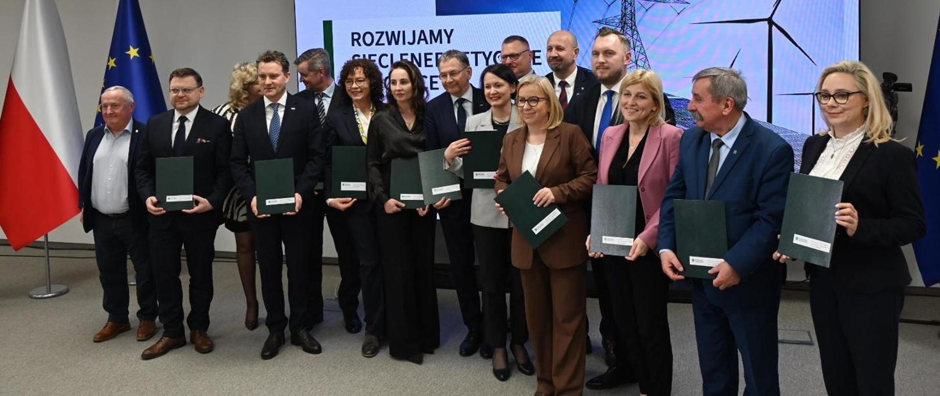 Signing of agreements between the National Fund for Environmental Protection and Water Management (NFOŚiGW) and PGE Dystrybucja for a PLN 1.4 billion grant from the National Recovery Plan for the modernisation and construction of electricity networks.