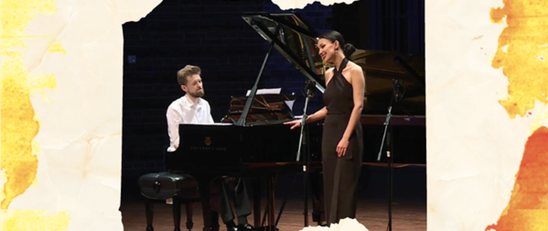 Zdjecie osób i fortepianu