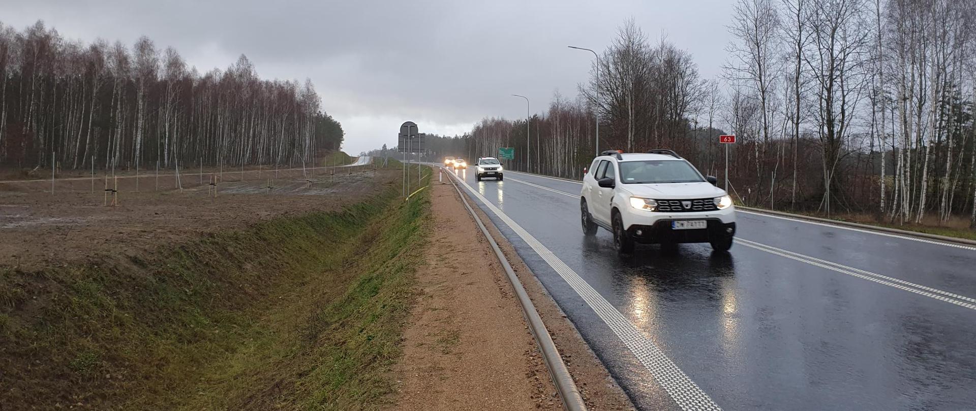 Pierwsze pojazdy na otwartym do ruchu odcinku DK63