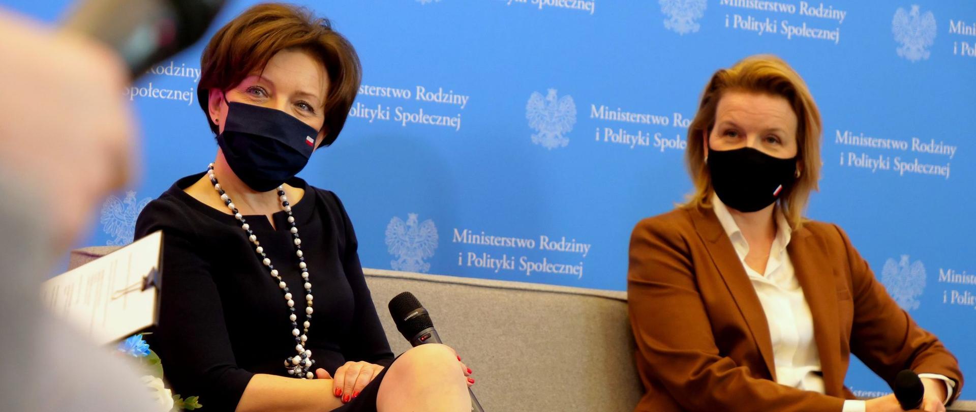 Minister Marlena Maląg i wiceminister Barbara Socha 