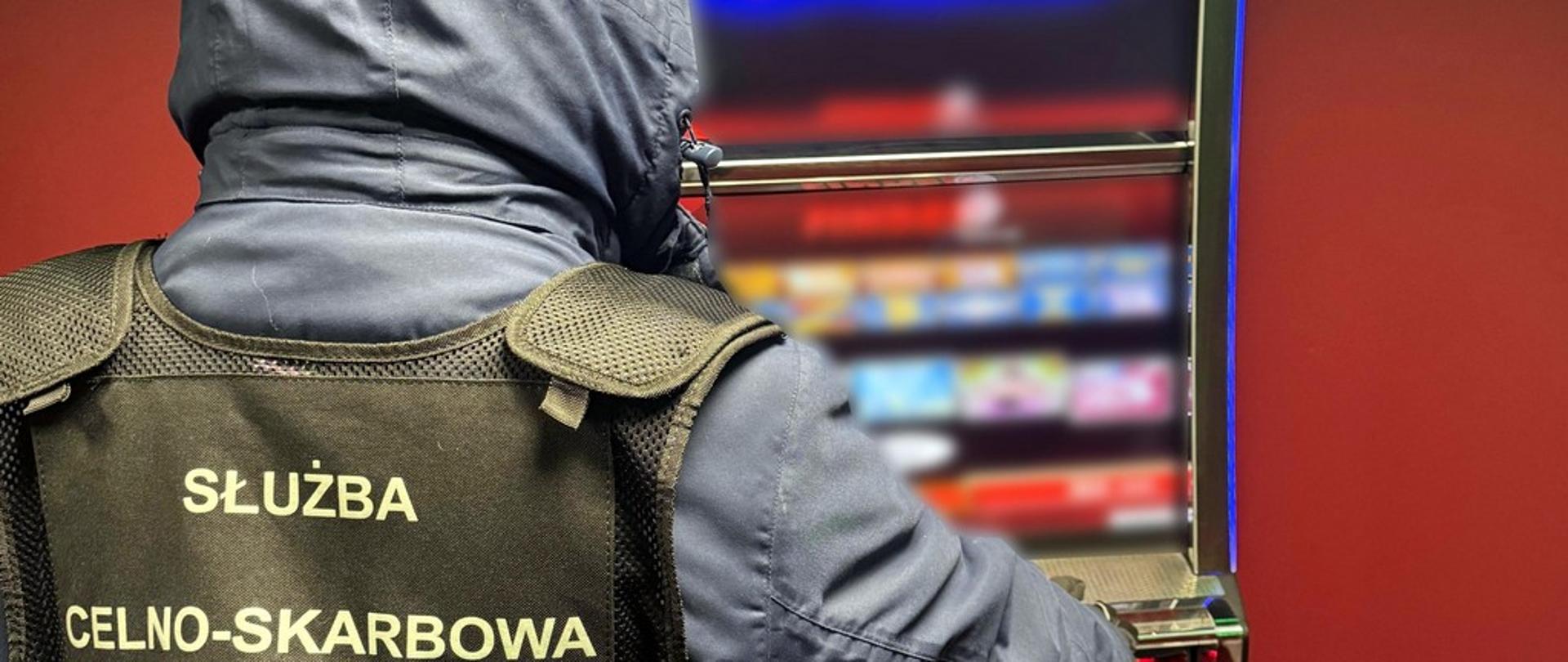 Funkcjonariusz przy automacie do gier