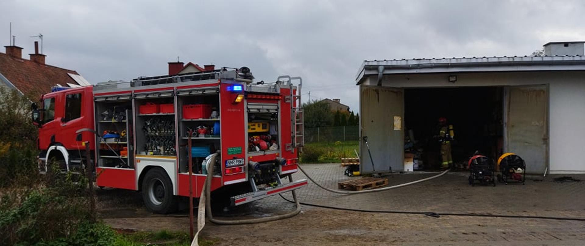 Pożar hali magazynowej