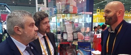 Minister J.K. Ardanowski zwiedza polskie stoiska