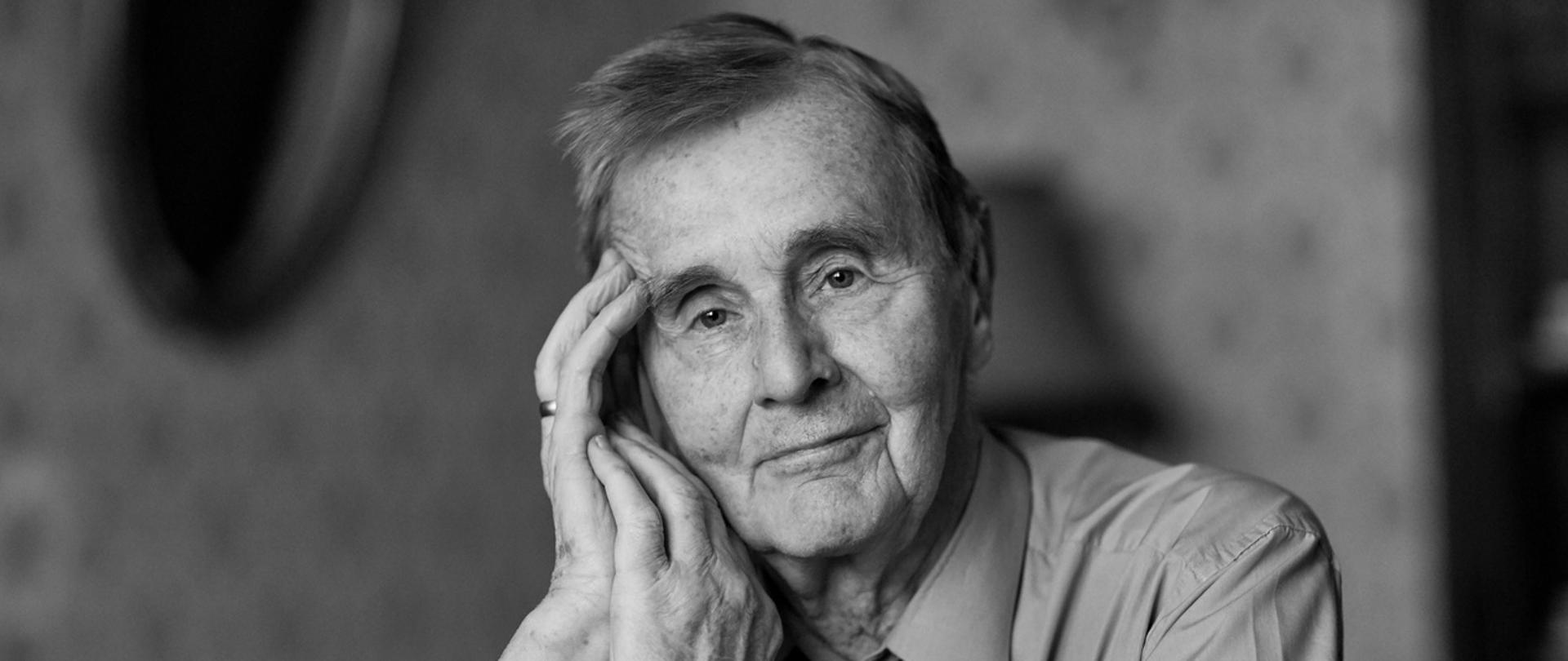 Biało-czarne zdjęcie Romualda Twardowskiego