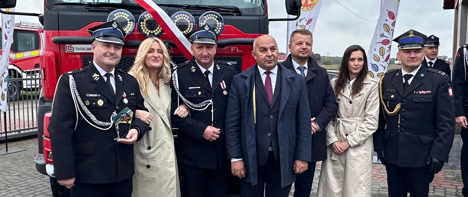 Uroczyste przekazanie samochodu dla OSP Grochówka 