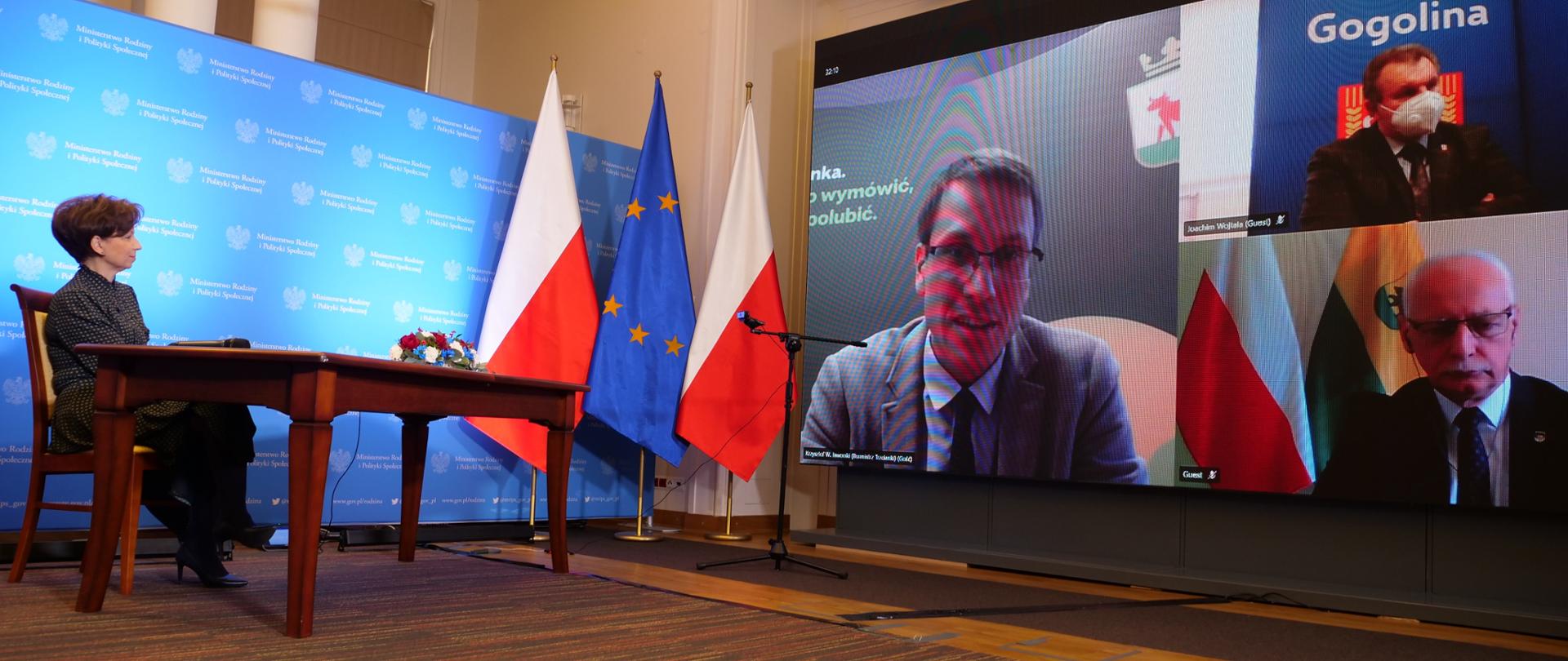 Wideokonferencja CUSy - podpisanie umów.