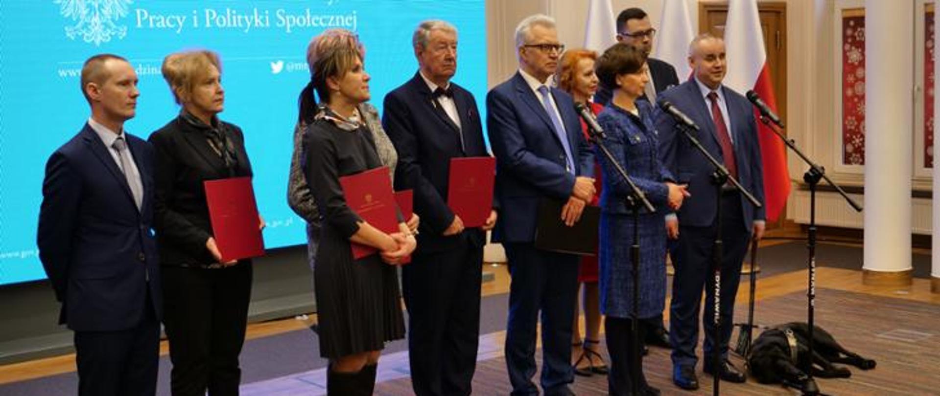 Rada nadzorcza pfron - przemawia minister Marlena Maląg