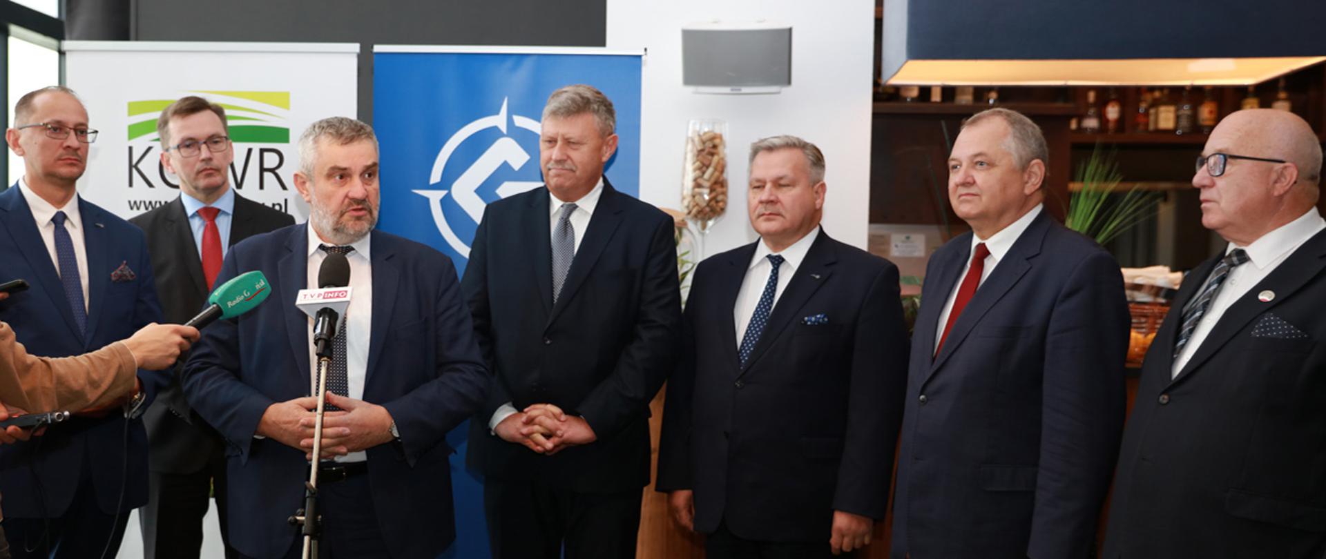 Podpisane listy Intencyjnego fot. T. Urbaniak