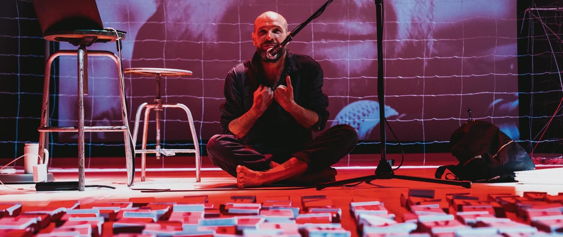 Azyl pisarzy - spektakl na Malcie