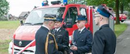 Uroczystość przekazania lekkiego samochodu ratowniczo-gaśniczego jednostce OSP Łącza.
