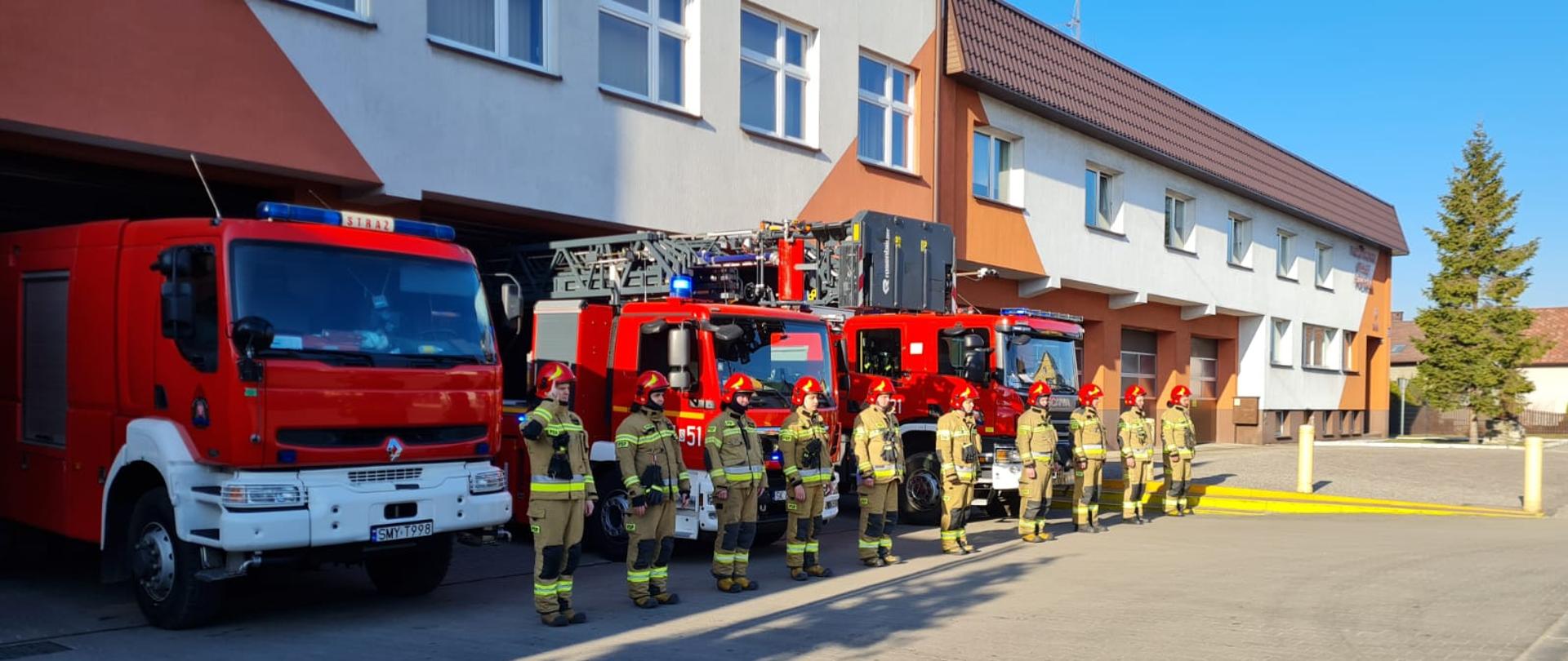 Strażacy oddają hołd poległym strażakom