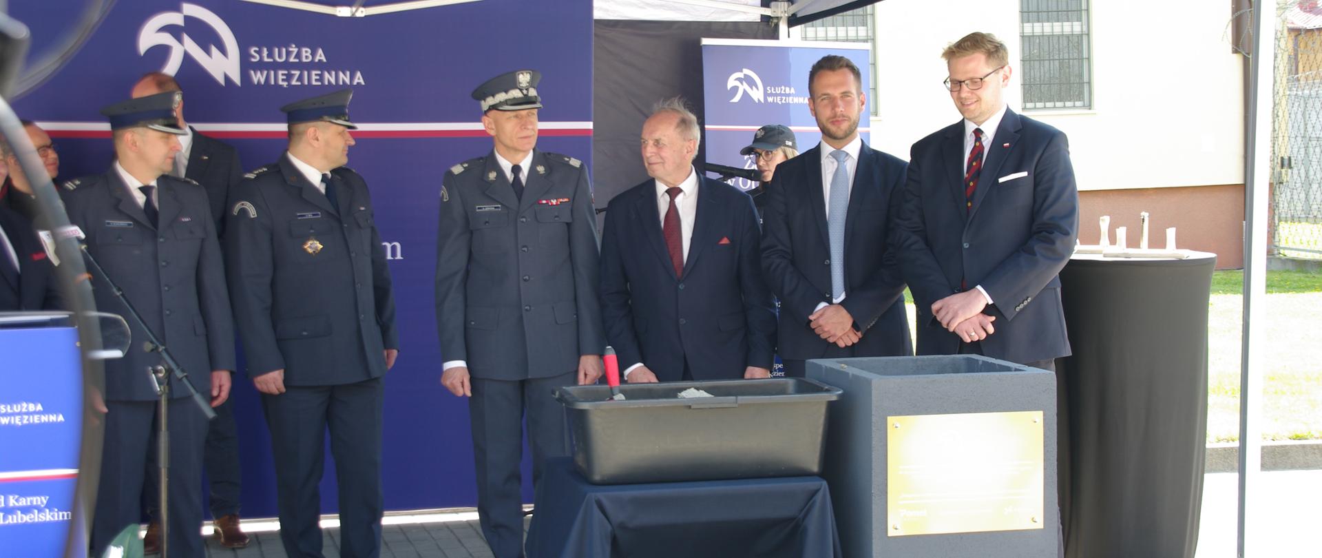 Wmurowanie kamienia węgielnego pod pawilon w Zakładzie Karnym w Opolu Lubelskim 