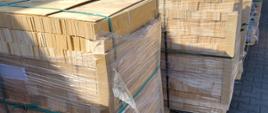 Palety ze sklejką.