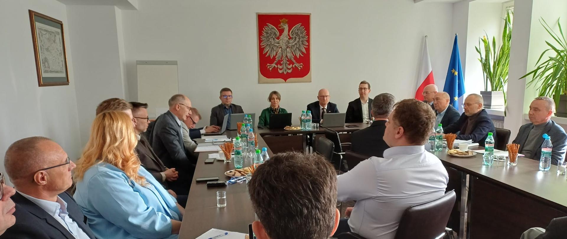 Członkowie spotkania GGK z przedstawicielami Stowarzyszeń i Związków Geodezyjnych i Kartograficznych.