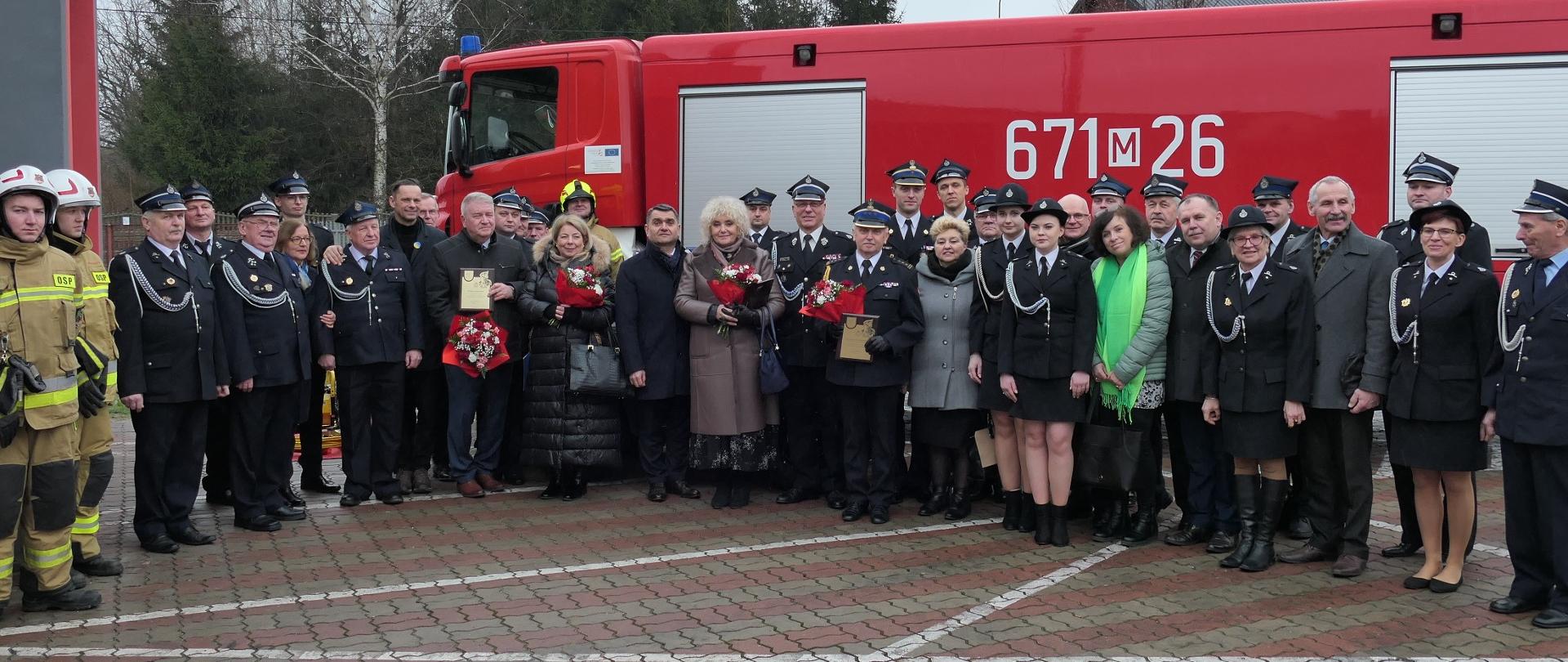 Przekazanie samochodu dla OSP Budziska