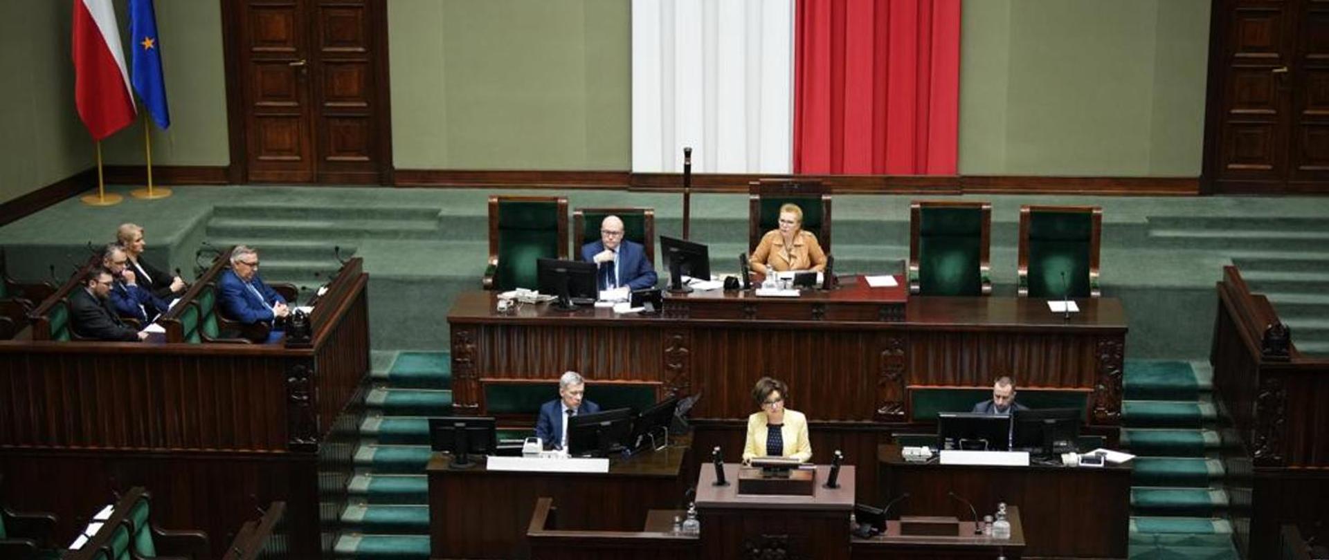 Minister Maląg speaks in the Sejm on supporting families
