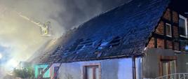 POŻAR KOMPLEKSU BUDYNKÓW W ŁOKACZU WIELKIM