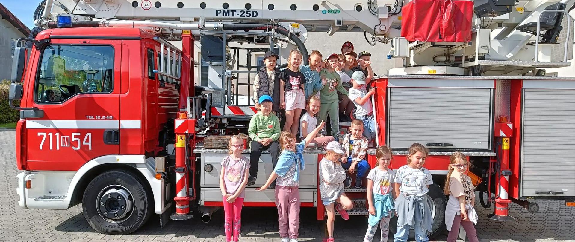 Spotkanie ze strażakami dzieci z Przedszkola nr 2 w Żurominie 