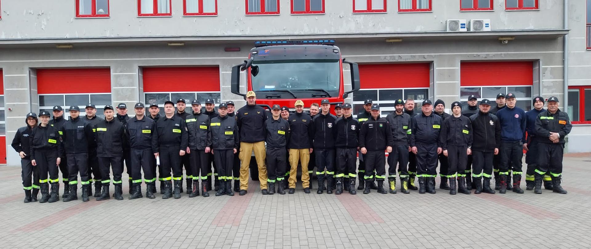 Zdjęcie grupowe kursantów