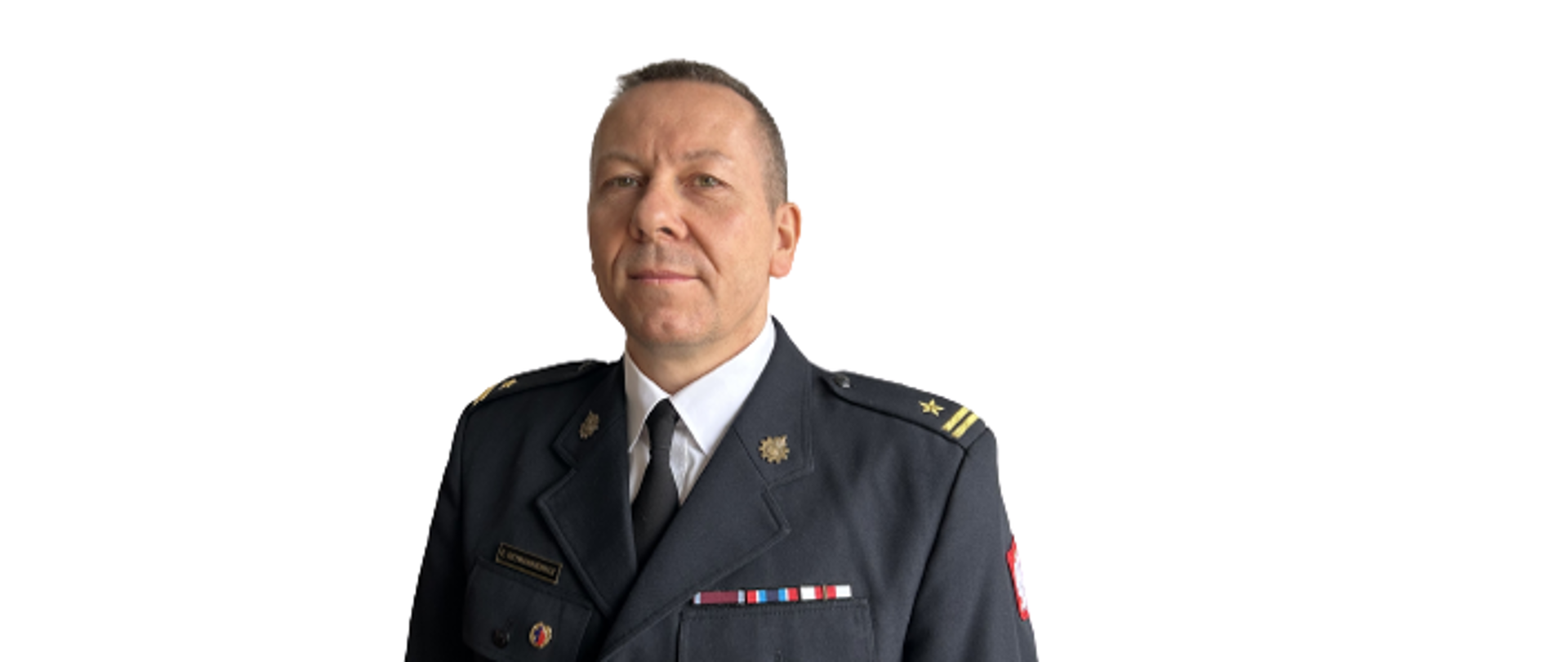 Zdjęcie portretowe Zastępcy Komendanta Powiatowego Państwowej Straży Pożarnej w Wołominie w mundurze galowym