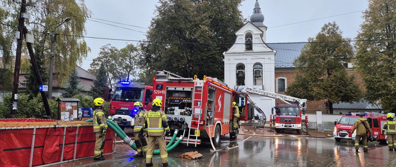 Ćwiczenia straży pożarnej na terenie Parafii w Żębocinie