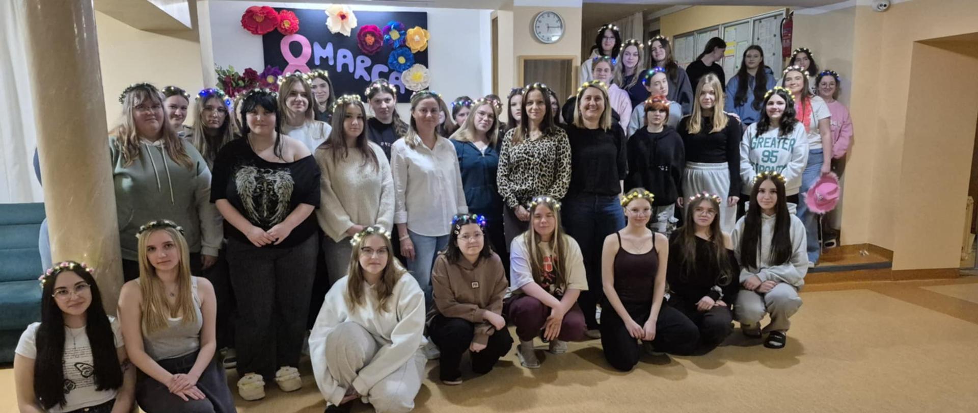 Zdjęcie pamiątkowe mieszkanek internatu 