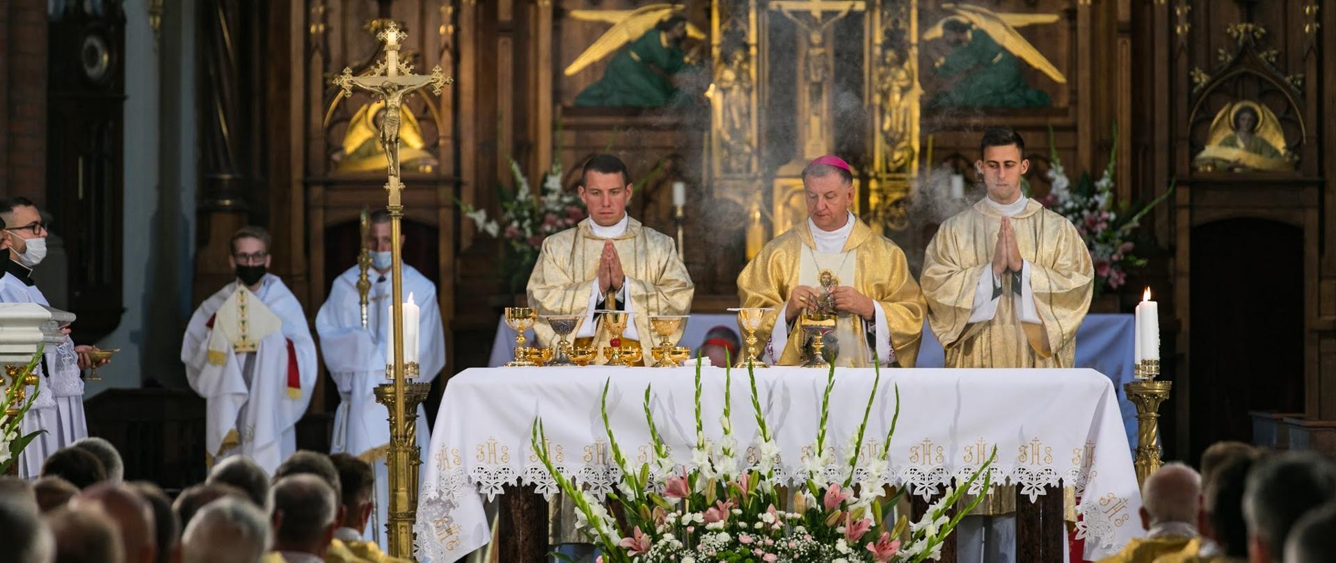 Ingres Arcybiskupa Józefa Guzdka do Archikatedry Białostockiej