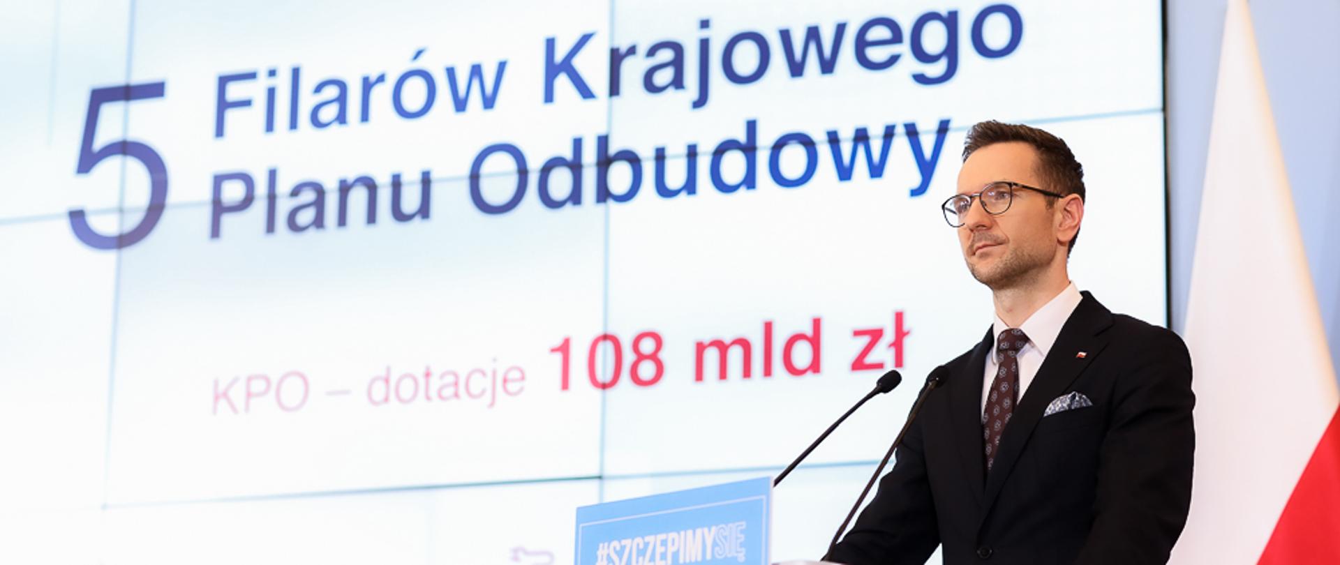 wiceminister Waldemar Buda prezentuje Krajowy Plan Odbudowy