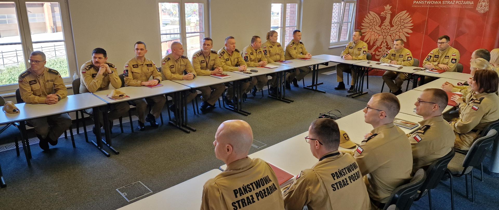 Odprawa pełniącego obowiązki wielkopolskiego komendanta wojewódzkiego PSP z kadrą kierowniczą Państwowej Straży Pożarnej woj. wielkopolskiego