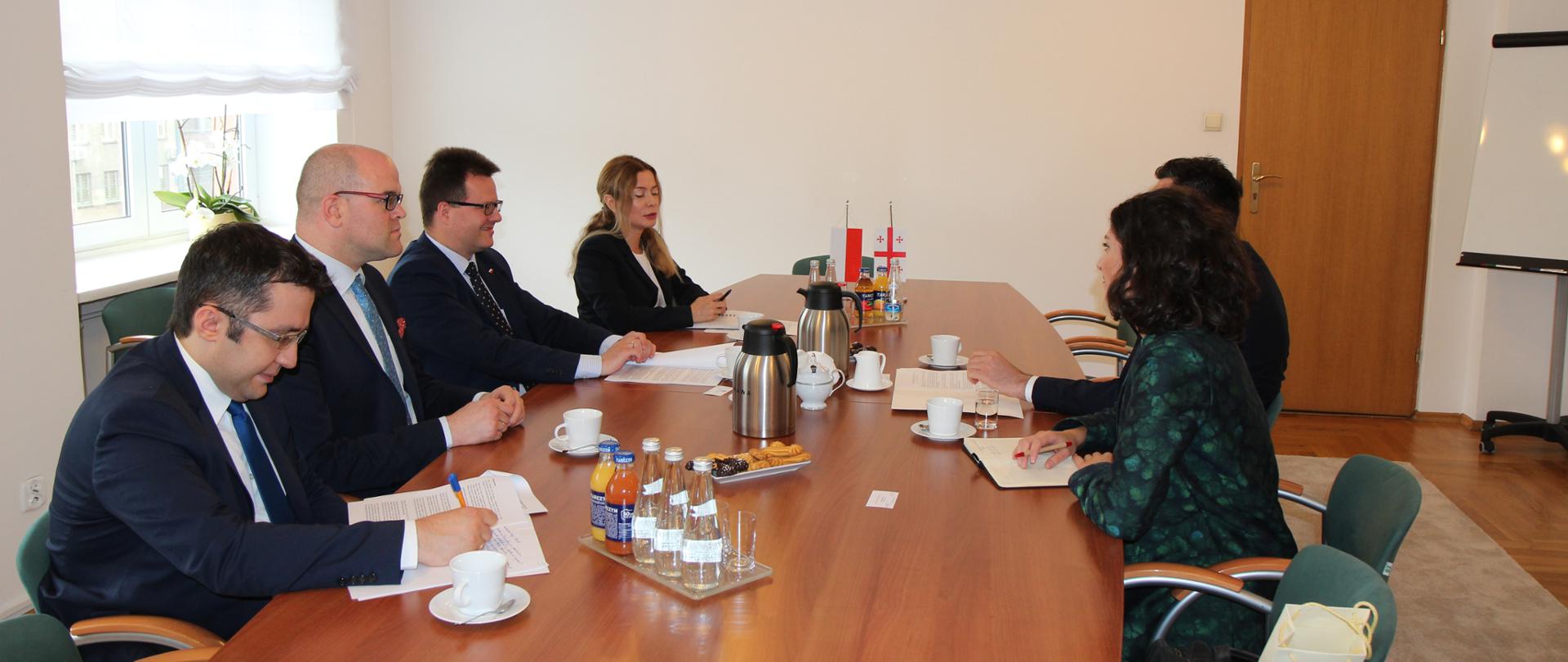 Spotkanie wiceministra Andrzeja Bittela z ambasadorem Gruzji