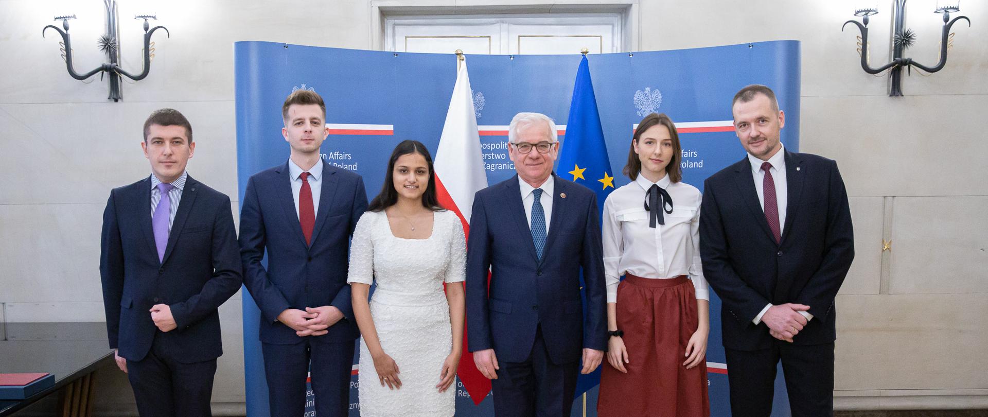 laureaci konkursu na najlepszą pracę magisterską z zakresu współczesnych stosunków międzynarodowych