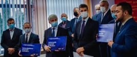 Przekazanie łomżyńskim samorządowcom promes inwestycyjnych pierwszej edycji Programu Inwestycji Strategicznych w ramach Polskiego Ładu