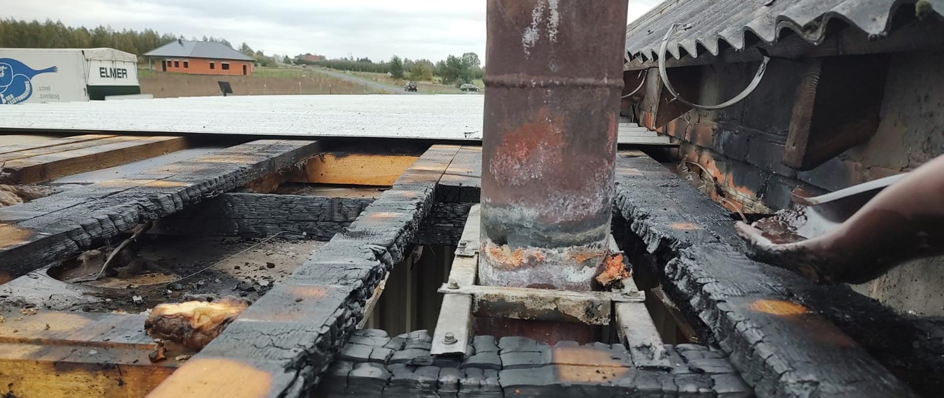 Dach budynku po pożarze