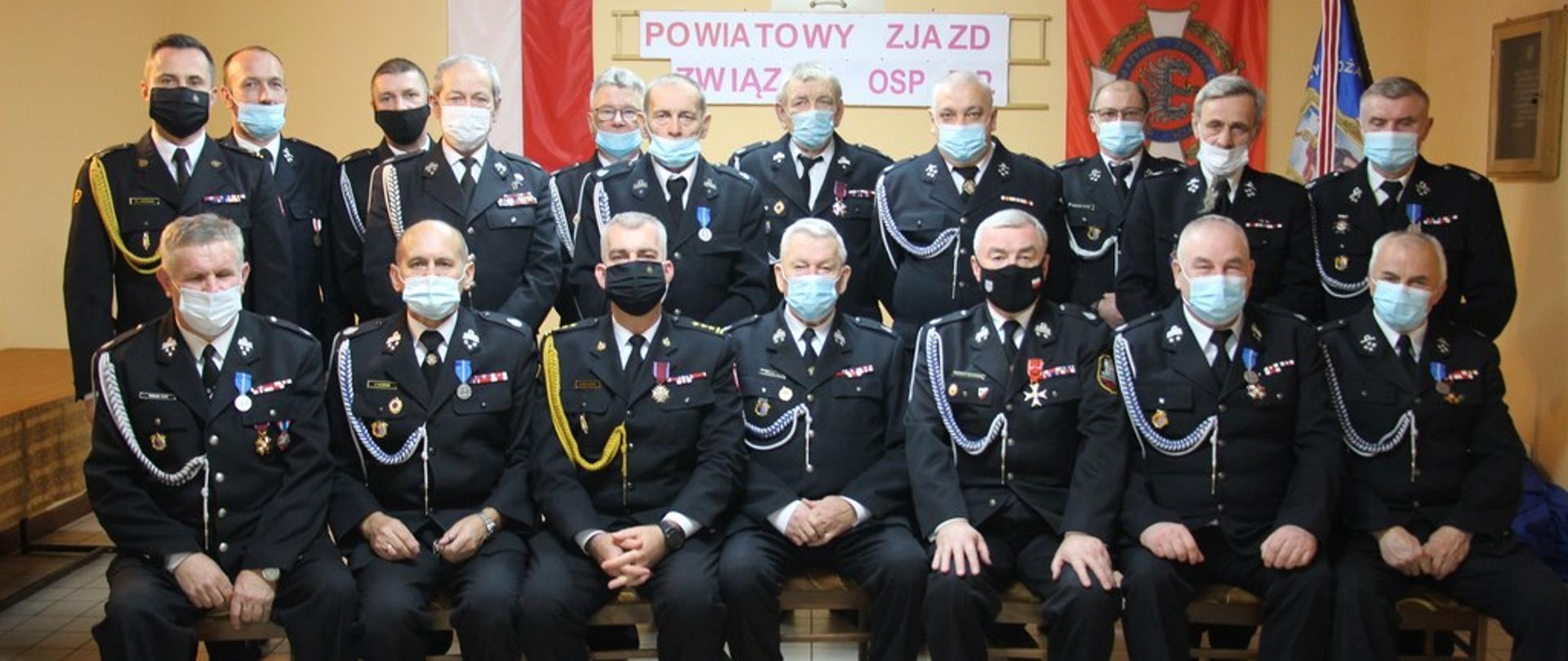 Na zdjęciu widoczny jest nowo wybrany zarząd ZOSP RP powiatu skarżyskiego na kadencję 2021 – 2025.
