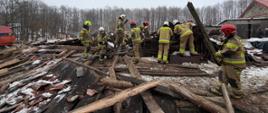 Akcja ratownicza po katastrofie budowlanej 