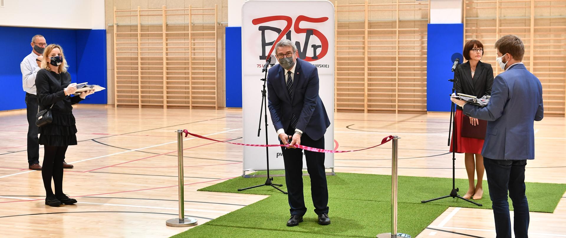 Minister Murdzek otwiera centrum sportowe Politechniki Wrocławskiej