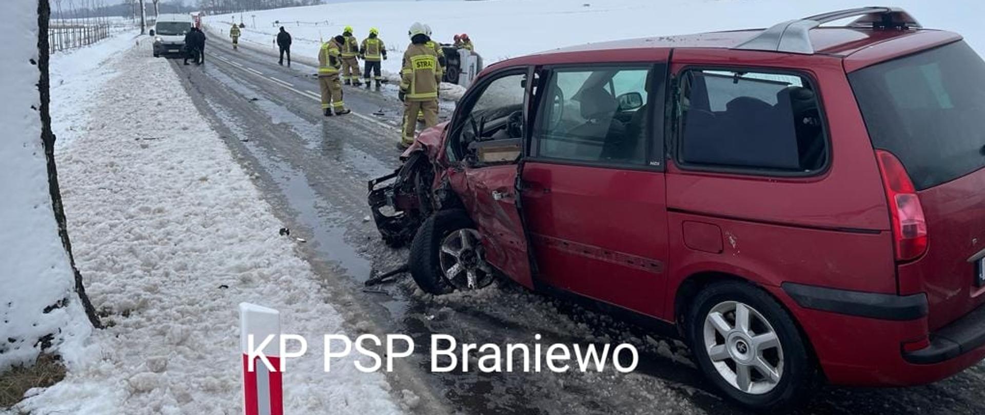 Zderzenie dwóch samochodów na śliskiej m. Różaniec