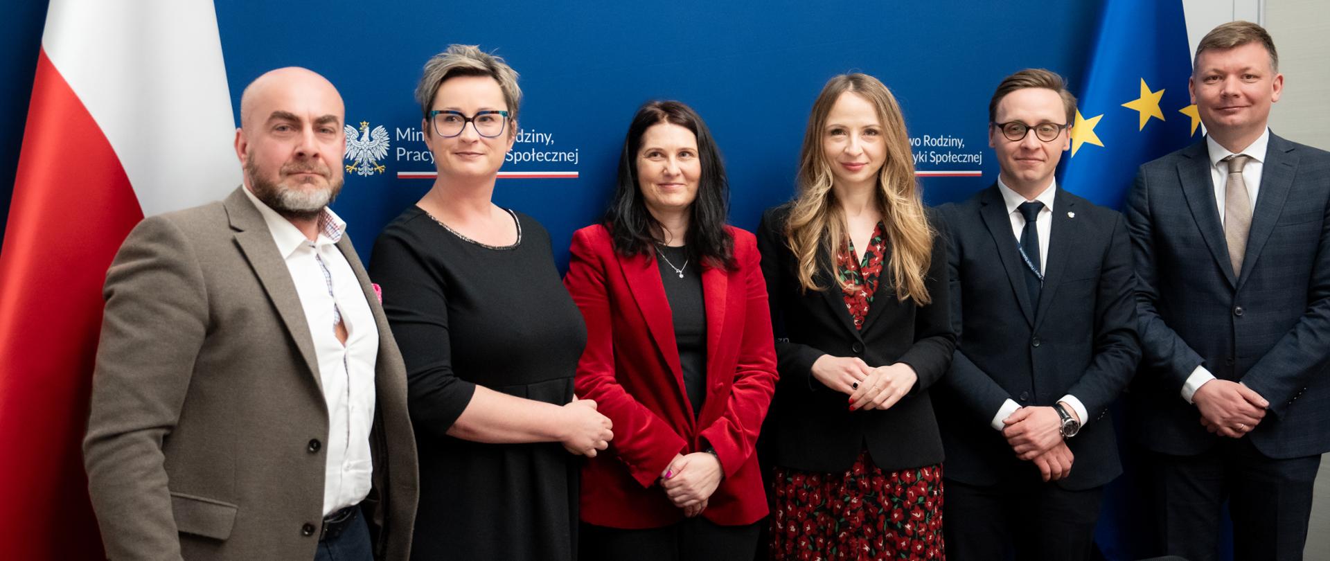 Rodzinne sklepy przeciw zmianom w niedzielnym handlu. Handlowcy swoimi obawami podzielili się z Ministrą Agnieszką Dziemianowicz-Bąk.