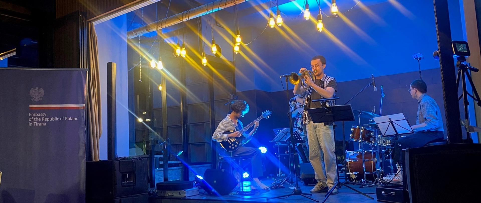 Koncert zespołu Ziemia w Tiranie