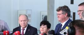 25 mln zł dla Młodzieżowych Drużyn Pożarniczych – konferencja z udziałem wiceministra Macieja Wąsika