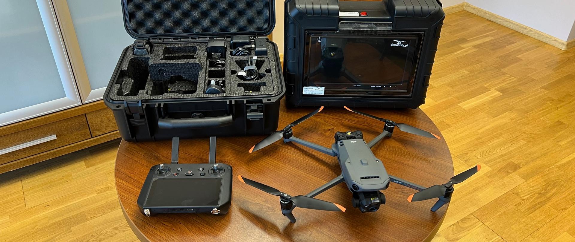 Widok drona na stole