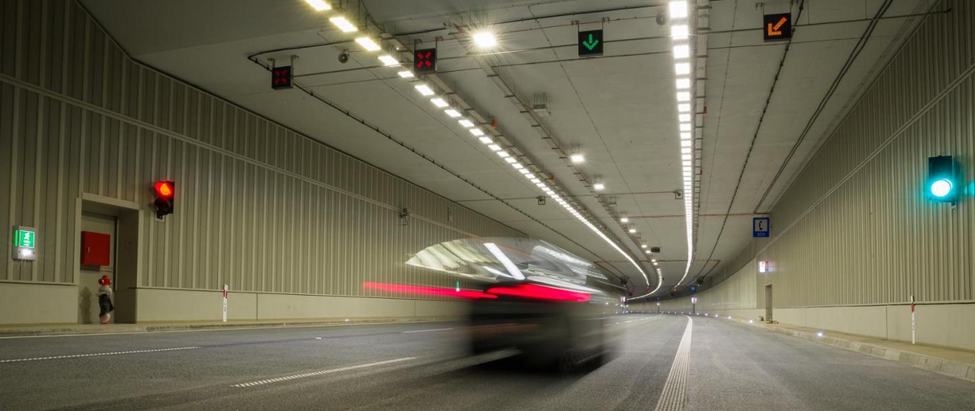 Na zdjęciu tunel w ciągu Południowej Obwodnicy Warszawy