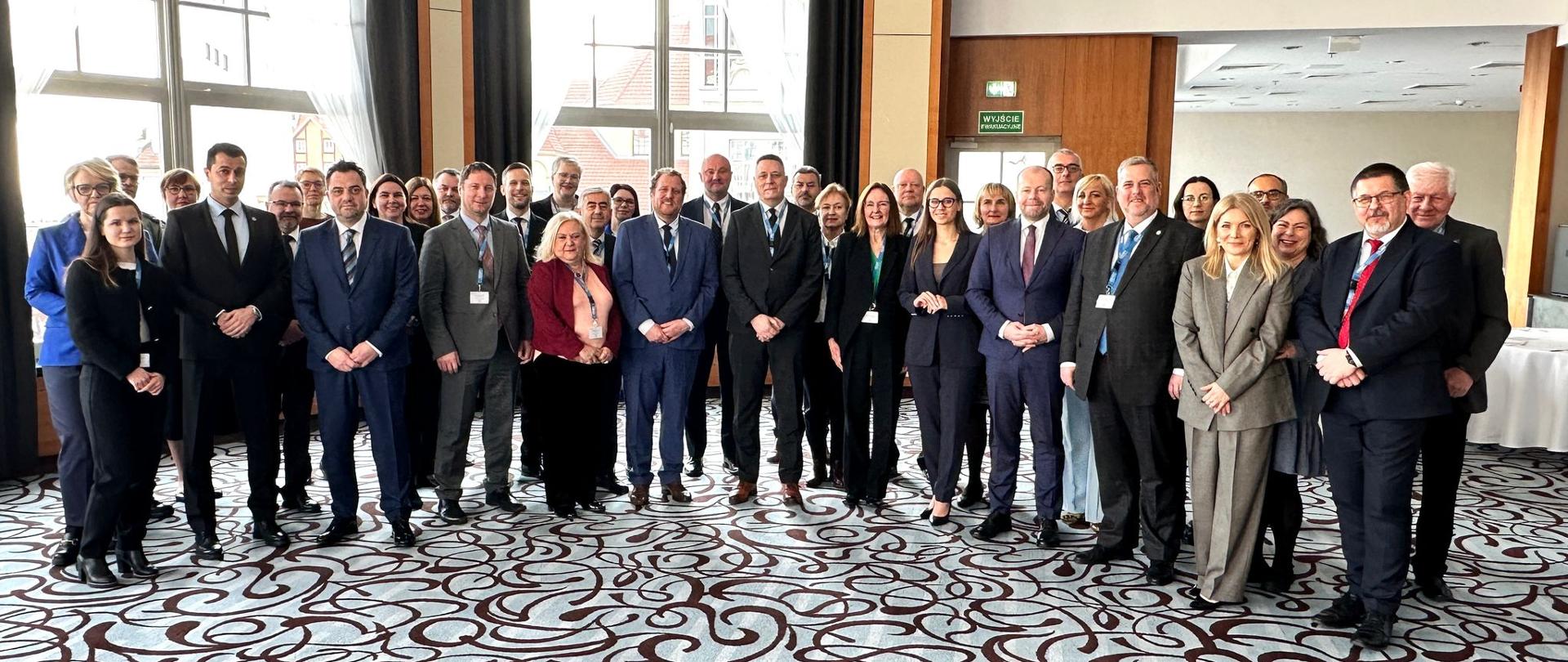 Zdjęcie przedstawia uczestników spotkania Komitetu Sterującego CELBET w Sopocie