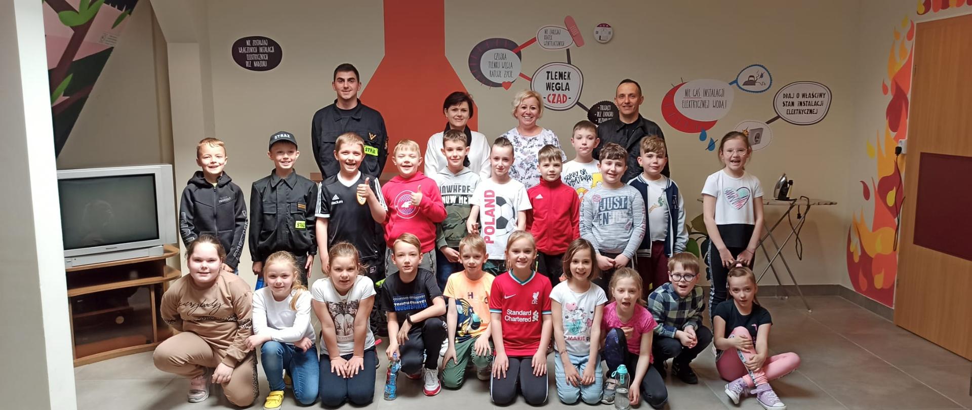 Dzieci na sali Ognik