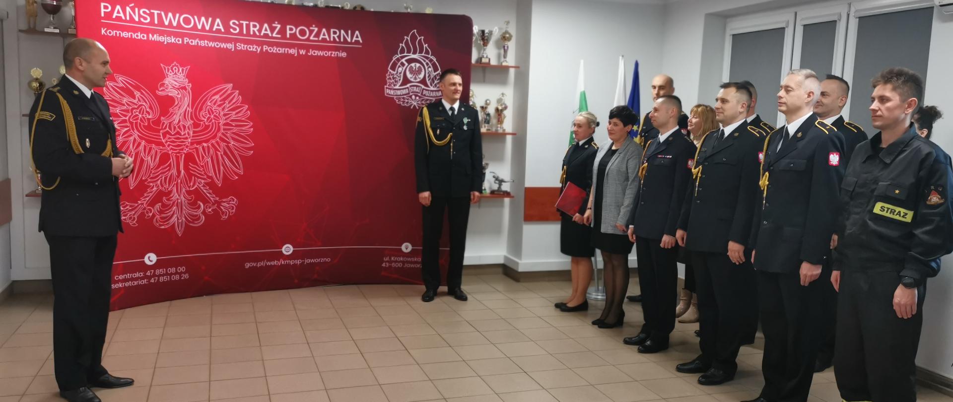 Uroczysta zbiórka z okazji przypadających na 11 listopada Narodowego Święta Niepodległości oraz Dnia Służby Cywilnej